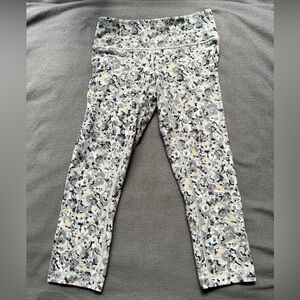 Wunder Under Crop Gray Pebble Leggings